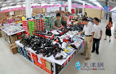 天環(huán)外貿(mào)服裝批發(fā)市場17日開業(yè)-服裝行業(yè)動(dòng)態(tài)新聞-中國服裝人才網(wǎng)