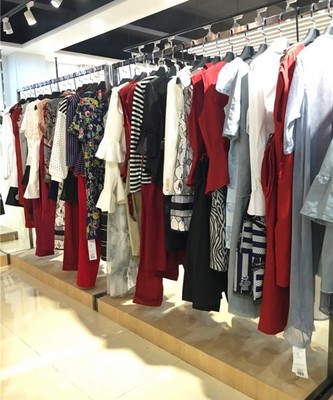 品牌折扣店進(jìn)貨渠道服裝尾貨批發(fā)艾芙麗2014夏